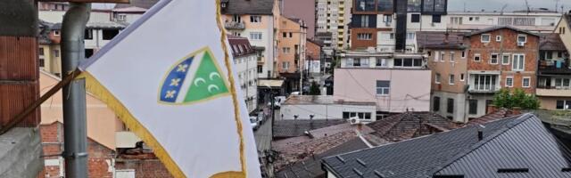 Bošnjački bajrak na kućama i zgradama u Sandžaku (Foto)