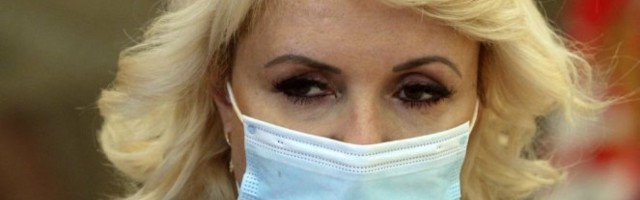 (FOTO) TRANSFORMACIJA DR DARIJE! Otišla u kozmetički salon i napravila promenu na svom licu!
