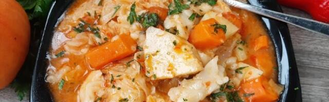 Slatki kupus s dimljenim rebrima