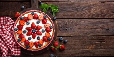 Lagani voćni kolač gotov za 20 minuta - Sve imate u kući, a ukus će vas oduševiti (VIDEO)