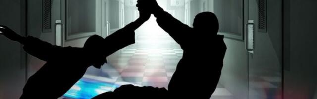 NAVIJAČI PALICAMA TUKLI MLADIĆE! Napravili im sačekušu posle svadbe, jedan U TEŠKOM STANJU!