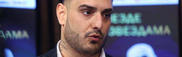 "HVALA TI, LJUBAVI, ALI NISI MORALA..." Darko Lazić otvorio kofer i ostao u šoku šta mu je žena spakovala da obuče za nastup (VIDEO)