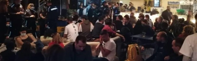 Krizni štab uveo nove mere ali krona žurke nikad aktuelnije - inspekcija tokom noći upala u dva lokala gde je bilo više od 100 ljudi
