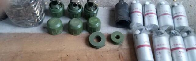 ZAPLENJEN ARSENAL U OKOLINI RAČE! Uz ručne i gasne bombe, municiju različitog kalibra PRONAĐENA I DROGA/FOTO/