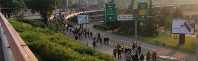 "NEMA DALJE! DNO!" Pljušte komentari - deca ubijena, a opozicionari igrali kolo!