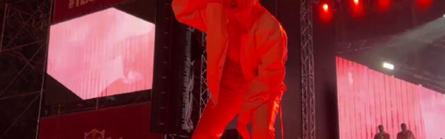 POČEO MUZIČKI OKRŠAJ VEKA! Senida izašla kao BOKSERKA na binu i izazvala Lepu Brenu na DVOBOJ!