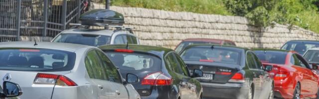 Kilometarske kolone na primorju u CG: Turisti ovo moraju znati