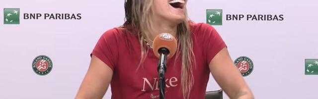 Sabalenka opet imitirala Novaka Đokovića i napravila šou na konferenciji kad je dobila pitanje o muškarcima