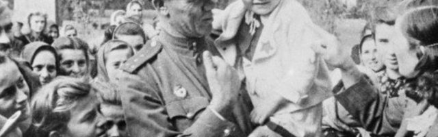 AMERIČKA MAŠINA LAŽI! Ulažu milione dolara u projekat "Sovjetska tiranija" u Mađarskoj!