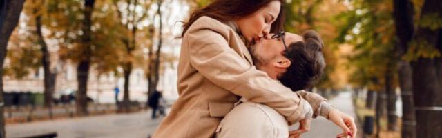 Ljubavni horoskop za jesen 2025: Ovan osnažuje partnera, Devica uči da bude sebična, Škorpija unosi nežnost u vezu