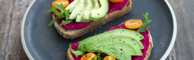 Resetujte organizam za 15 minuta: Recept za obrok sa mariniranom cveklom i avokadom koji vraća energiju
