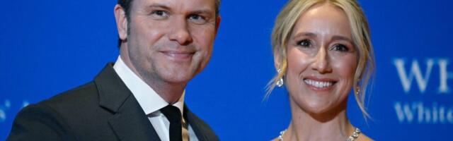 Supruga američkog ministra odbrane izazvala buru komentara: "Mora da se reši muža" (foto)