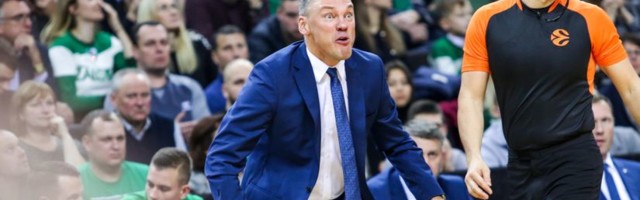 Šaras se vraća kući, Asvelu se ne piše dobro
