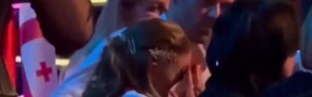 JECAJI ODZVANJAJU LIVERPULOM! Pobednica Evrovizije ridala na sav glas od TUGE, nije prošla u FINALE! (VIDEO)