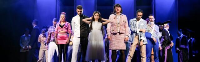 TEATAR ODEON PREDSTAVLJA MJUZIKL PO PESMAMA "RIBLJE ČORBE":  Na scenariju predstave "Pogledaj dom svoj anđele“ radio i Bora Đorđević!