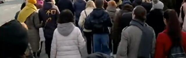Počeo protest u Novom Sadu: Povici okupljenih "RUKE SU VAM KRVAVE" (UŽIVO)