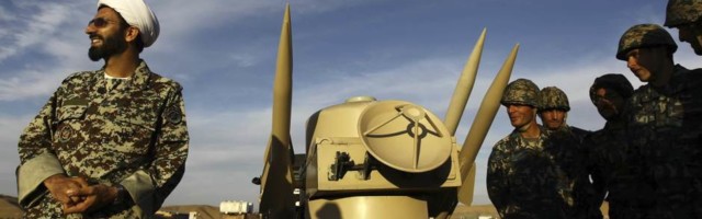 Pompeo upozorava da će prodaja oružja Iranu dovesti do sankcija