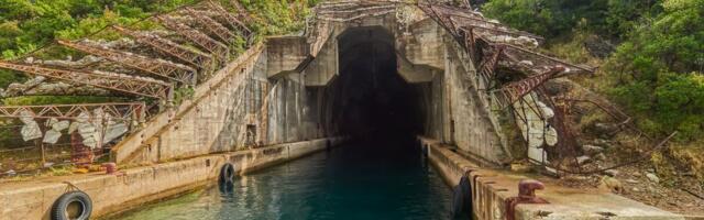 Tunel za podmornice je dugo skrivana tajna Jugoslavije: Nalazi se u prelepom delu Jadrana, duboko u steni