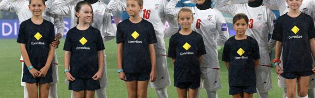 Fudbalerkama Irana prete smrtnom kaznom zbog izdaje jer su odbile da pevaju himnu na Azijskom kupu (VIDEO)