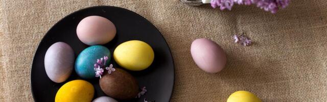 Zaboravili ste da kupite boju za farbanje jaja? Stanite, ovo što imate u frižideru je MNOGO BOLJE! NEVEROVATNO LAKO