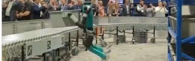 Pao robot koji je radio 20 sati bez pauze (VIDEO)
