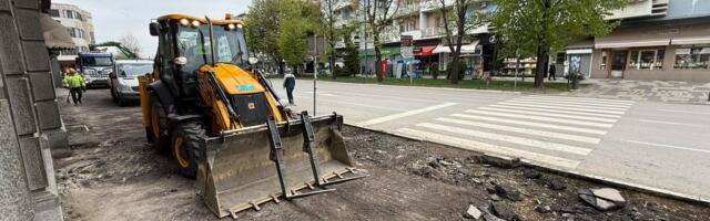 Radovi na Širokoj čaršiji u Leskovcu – uređenje trotoara kp preko 27 miliona dinara