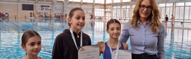 Svetosavsko plivanje u Leskovcu okupilo oko 150 učesnika