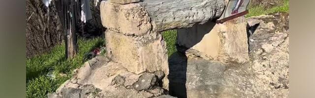 "Čudesni kamen kod Niša": Vernici prolaze TRI PUTA ispod njega