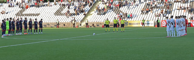 Muk na meču Zvezde i Čukaričkog: Održan minut ćutanja u znak sećanja na žrtve tragedija