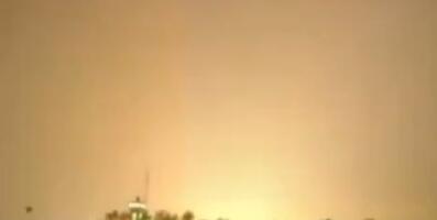 SAUDIJSKI GRAD U PLAMENU! Veliki saveznik Irana izveo snažne OSVETNIČKE raketne UDARE! Tramp: "Spremni smo za dejstva, sve je pripremljeno" (FOTO/VIDEO)