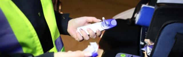 DROGIRANI I PIJANI ZA VOLANOM! Jedan od njih opušteno vozio u KONTRA SMERU?!