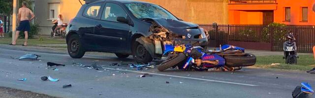 JEZIVA SCENA KOD SREMSKE MITROVICE: Motociklista povređen u teškom sudaru ispred crkve, hitno prevezen u bolnicu (FOTO)