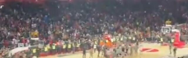 Arena je GRMELA: Navijači Zvezde VREĐALI VUČIĆA! (VIDEO)