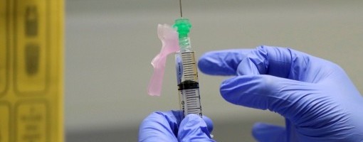 Kontroverzni eksperiment britanskih naučnika zbog bržeg razvoja vakcine