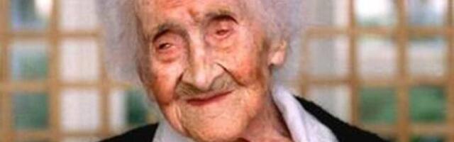 NAJSTARIJA ŽENA na svetu ikada živela je 122 godine: Pušila je, pila, jela prženu hranu i tamanila čokoladu