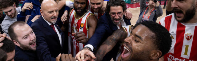 Burek sa sirom: Urnebesna provokacija navijača Zvezde, Bosanci na aparatima (FOTO)