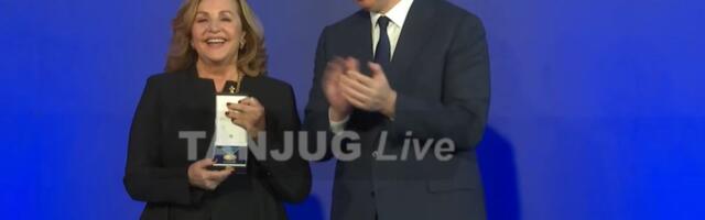 Vučić dodelio orden Ani Bekuti! Pevačica nakon teškog perioda zablistala, dobila i Snežana Ðurišić