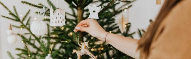 NAKON ŠTO JE ZASIJALA PRESTONICA, VREME JE DA ZASIJA I VAŠ DOM! Da li ceo život stavljate pogrešno lampice na jelku?