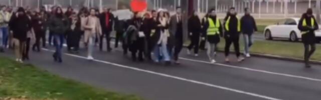 Blokaderi, šta bi?! Propast u dva čina - ovo bi voleli da sakriju (VIDEO)