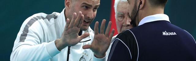 On je najveći trener u istoriji, vodi isti klub od 1969, sada ga nasleđuje unuk, bivši hrvatski teniser