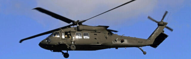 Три особе погинуле у паду хеликоптера на плажи Калалау