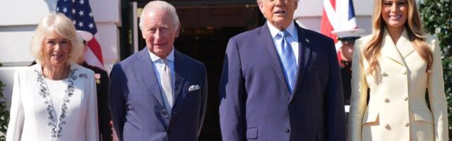 Skandal pred kraljem Čarlsom: Tramp se zaneo pa dodirnuo Melaniju tamo gde ne treba, kamere sve snimile! (VIDEO)