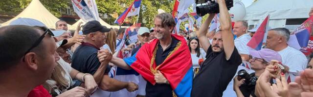 Gradonačelnik Kragujevca posle četvorodnevnog pešačenja stigao u Beograd (VIDEO)