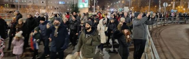 "Blok ima petlju": Reka ljudi oko Beogradske arene (FOTO, VIDEO)