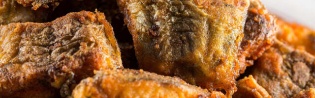 Kako da RIBA bude savršeno ISPRŽENA, a da ne upije ni kap ulja - tajna je u jednom SASTOJKU