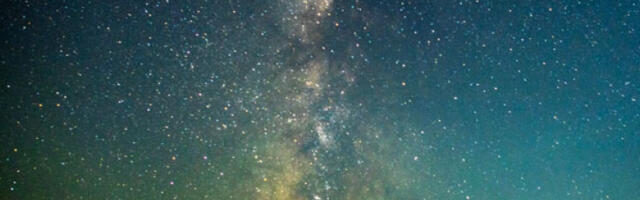 „Космичка божићна јелка“ открива тајне рађања звезда у Млечном путу (ВИДЕО)