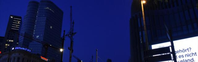 BERLIN U MRAKU I LEDU, VOJSKA NA ULICAMA! Hiljade ljudi bez grejanja i vode, ekstremisti podmetnuli požar: "Situacija je kritična!" (FOTO, VIDEO)