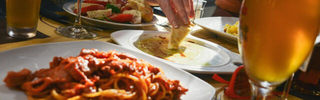 Da li večerati? Stručnjaci savetuju koliko sati pre spavanja ne smemo da jedemo