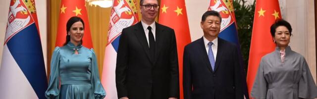 VUČIĆ OD SI ĐINPINGA DOBIO GRUMEN SA MESECA: Ovaj dar dobijaju samo NAJVEĆI PRIJATELJI Kine, a evo šta je predsednik Srbije poklonio zauzvrat!