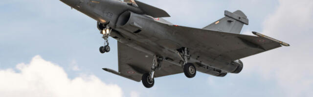 NATO lovac obara dron: Kamera uhvatila dramu na nebu iznad Letonije